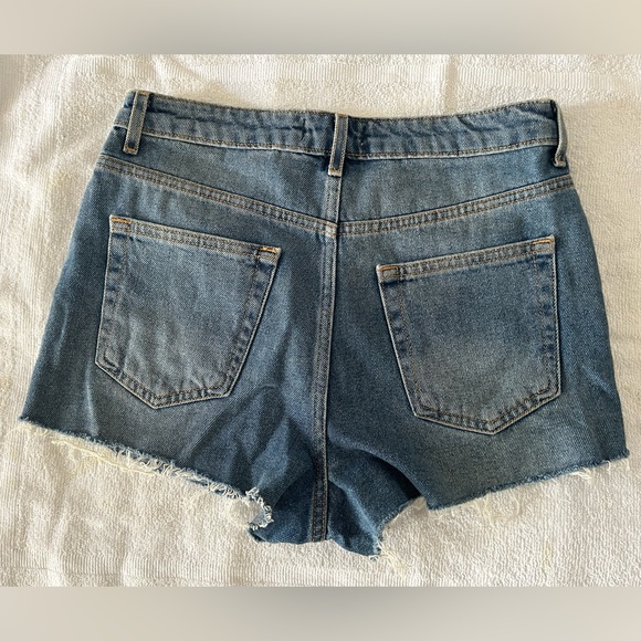 Forever 21 - Distressed Denim Shorts - high rise - Size 25 - Picture 6 of 6